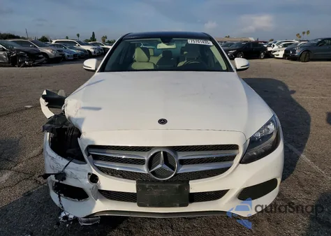 2018 Mercedes-Benz C 300 z USA, uszkodzony, nr VIN WDDWF4JB5JR406844